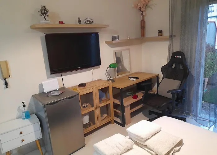 Roof Garden Studio *